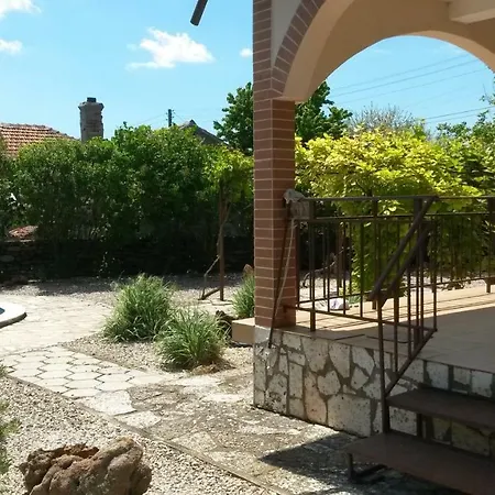 Sunny Villa